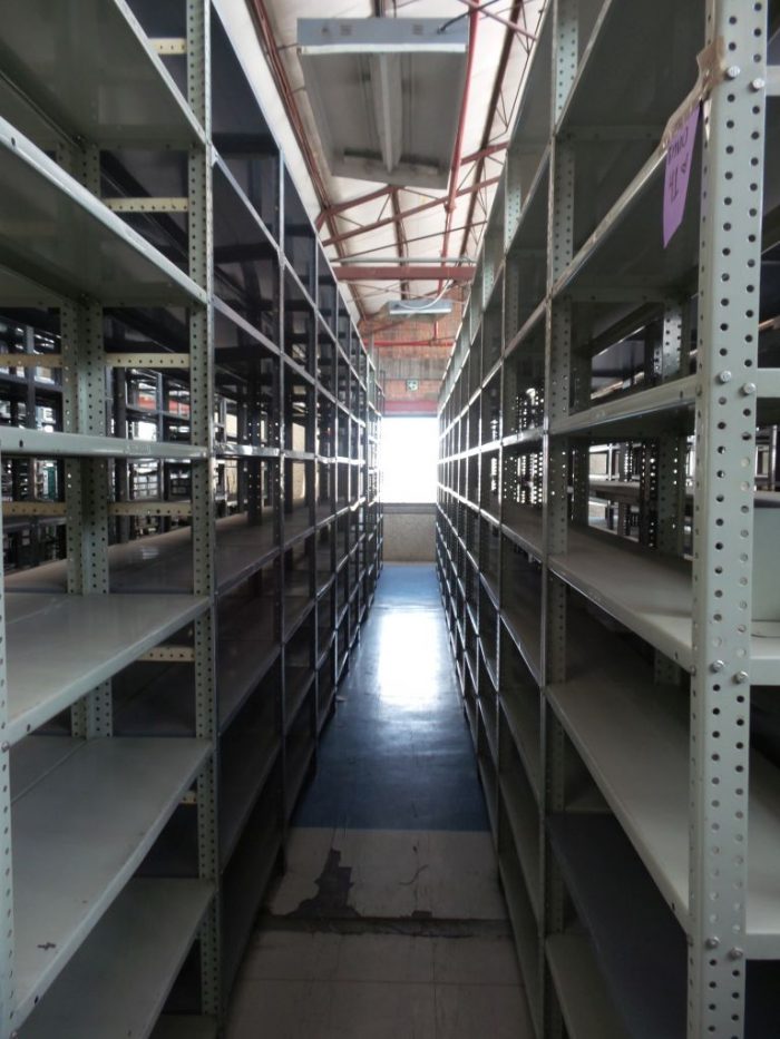 Lote 066 Racks - Imagen 18