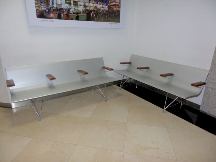 Lote 24 Banca en metal modelo Aero
