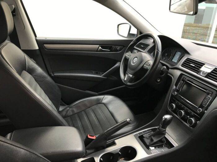 Lote 001 - Automóvil VW Passat Sport año 2014 - Imagen 53