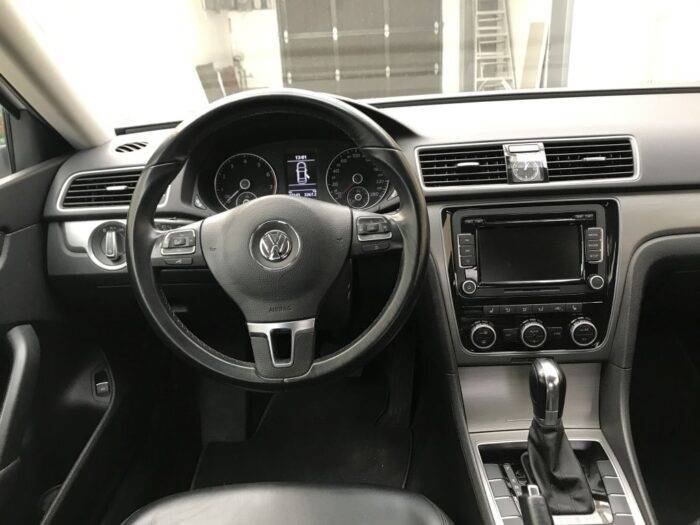 Lote 001 - Automóvil VW Passat Sport año 2014 - Imagen 23