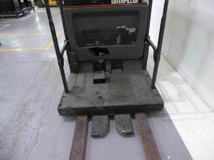 Lote 002 - Montacargas Caterpillar NOR30P - Imagen 3