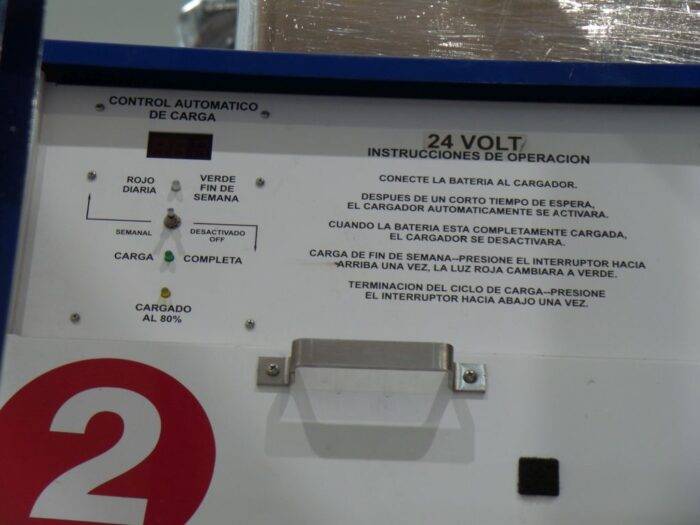 Lote 005 - Cargador de baterías Alltech Electronics - Imagen 8