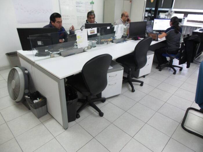Lote 020 - 2 Estaciones de trabajo para 6 personas - Imagen 2