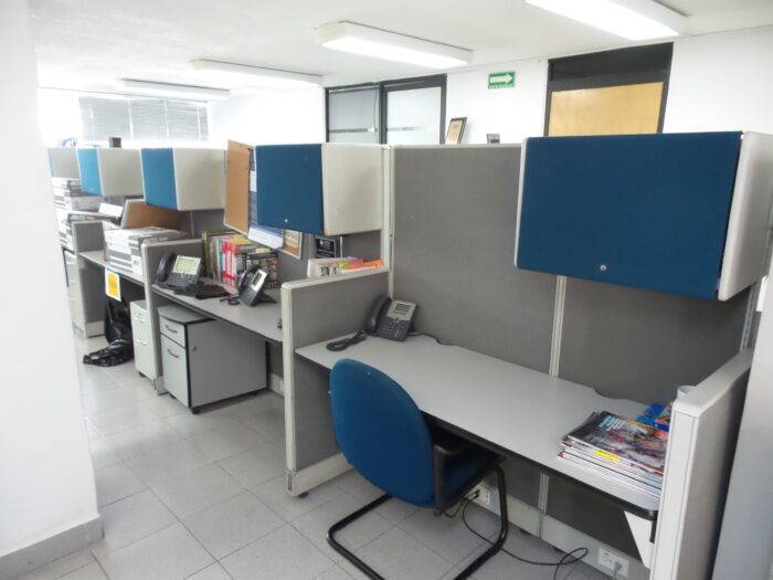 Lote 083 - Estación de trabajo para 10 personas - Imagen 6