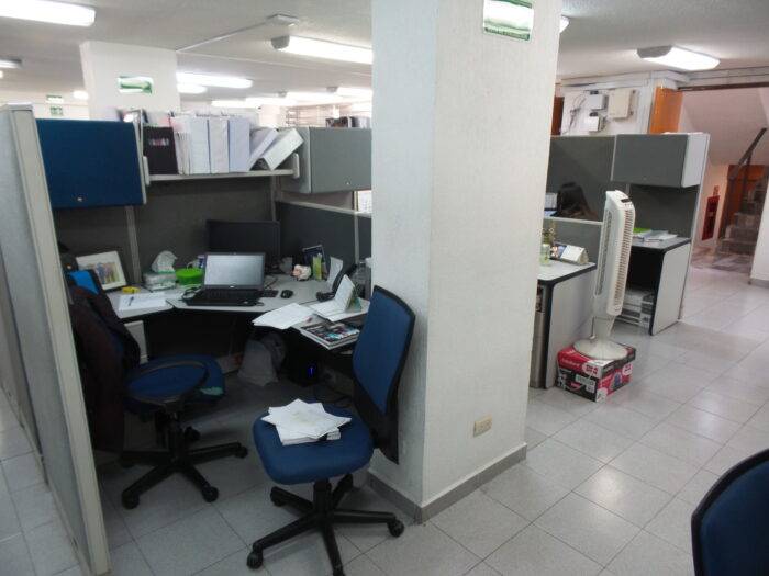Lote 116 -Estación de trabajo para 6 personas - Imagen 6