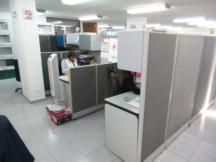 Lote 116 -Estación de trabajo para 6 personas - Imagen 7