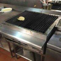 Lote 038 - Parrilla con 5 quemadores