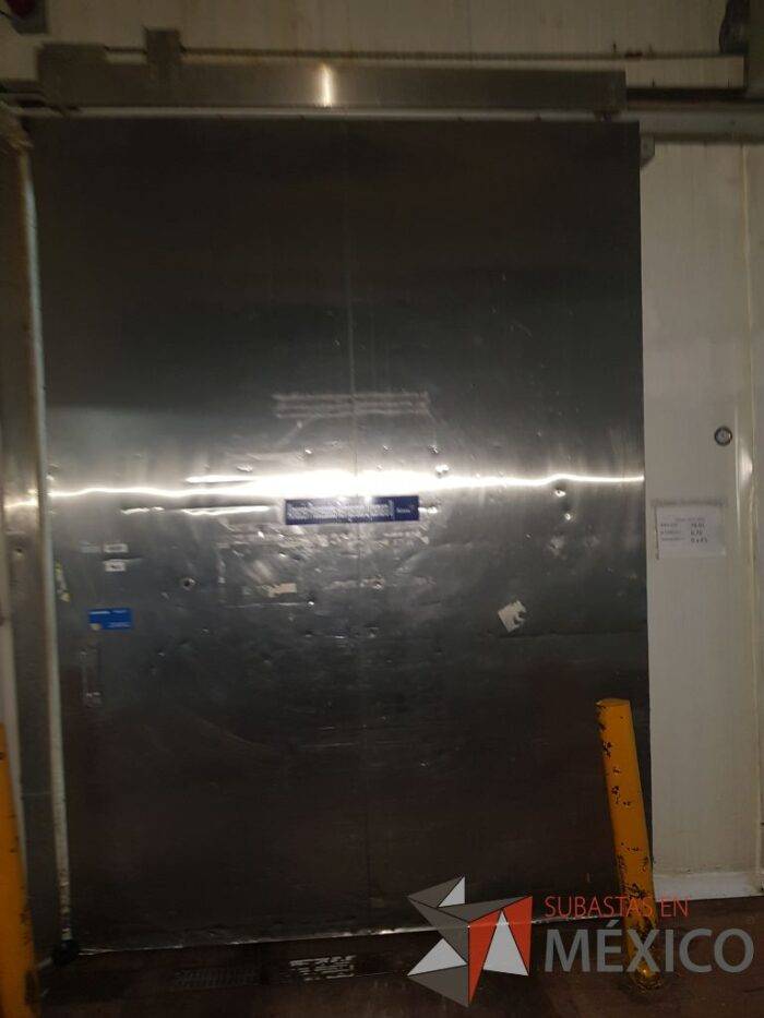 Lote 183 - Puerta Eléctrica no sirve sistema electrico 2.23 Ancho X 3.10 Alto - Imagen 4