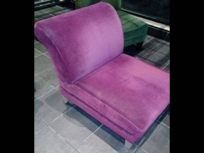 Lote 005  -  2 Sillones en tela color bugambilia