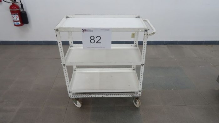 Lote 082 - Mesa de apoyo, metálica color blanco - Imagen 6