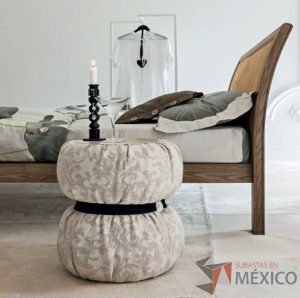 Lote 036 - 3 Pouf circular GUCCINO