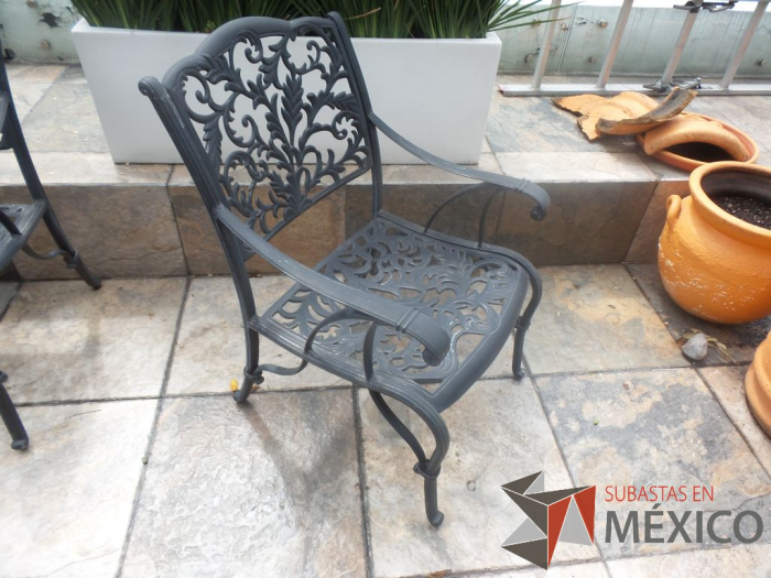 Lote 067 - 8 Sillas de fierro con diseño para jardín - Imagen 3