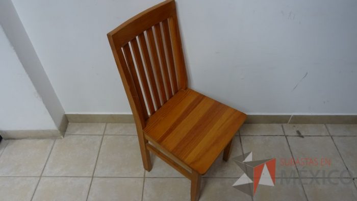 Lote 047 - 13 Sillas de comedor - Imagen 9