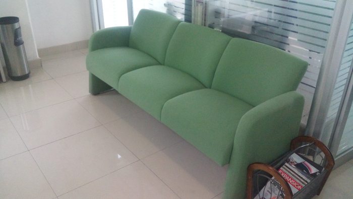 Lote 005 - Sillón de 3 plazas - Imagen 3