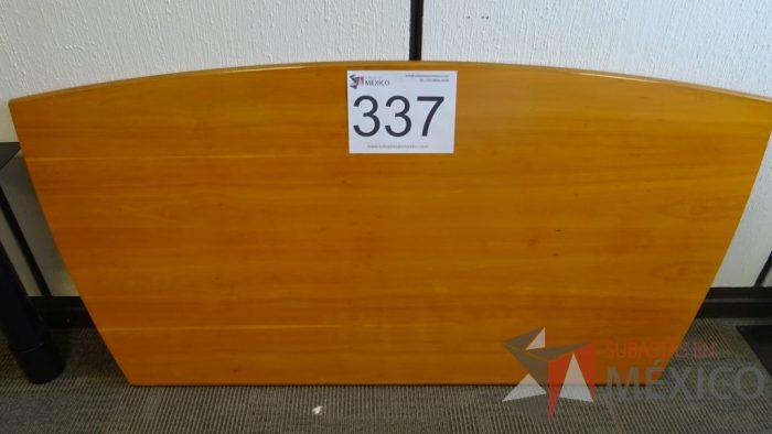 Lote 049 - Mesa de sala de juntas