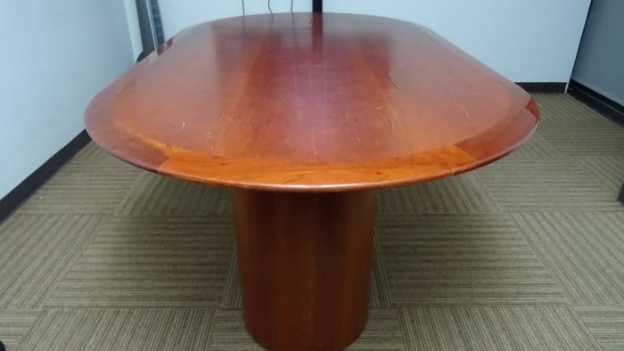 Lote 081 - Mesa para 6 personas en madera para sala de juntas - Imagen 2