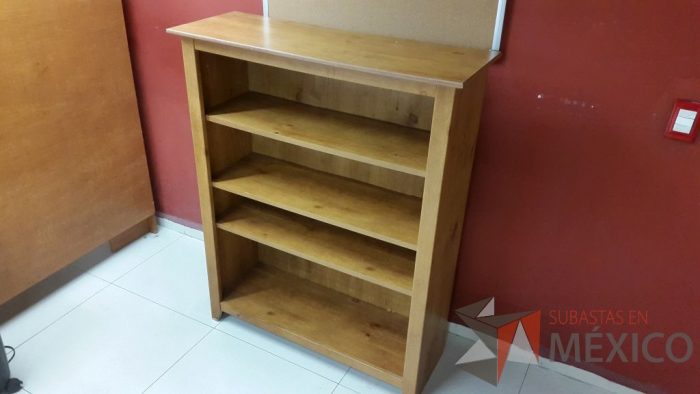 Lote 044 - 2 Libreros de madera con 4 separaciones - Imagen 4