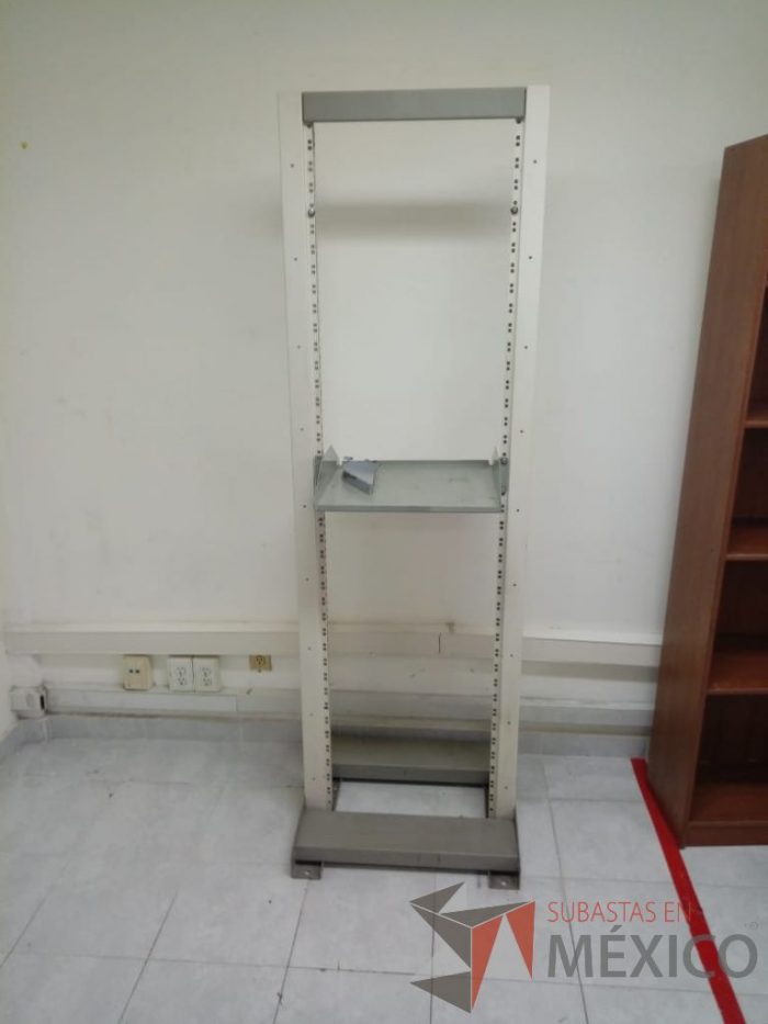 Lote 014 - 4 Racks para sistemas - Imagen 4