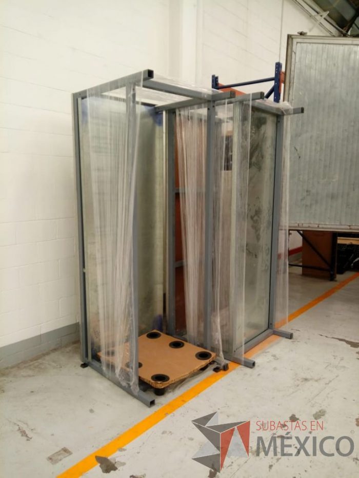 Lote 010 - 4 Mesas  industriales de acero 2.40m x 90cm - Imagen 3
