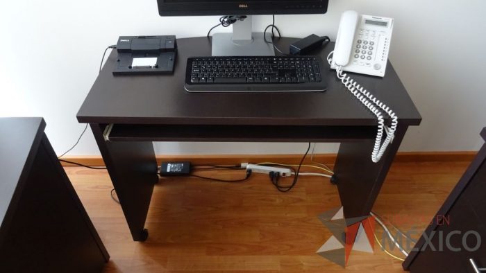 Lote 019 - Oficina de dirección, credenza de madera y 2 sillas de visita - Imagen 7