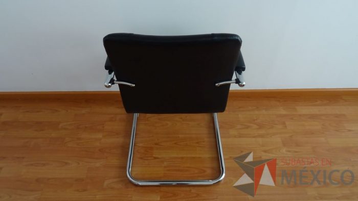 Lote 019 - Oficina de dirección, credenza de madera y 2 sillas de visita - Imagen 14
