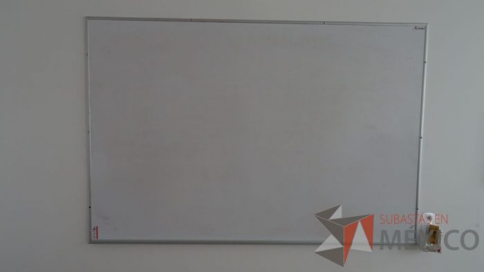 Lote 045 - 4 Pizarrones de diferente tamaño marca Alfra