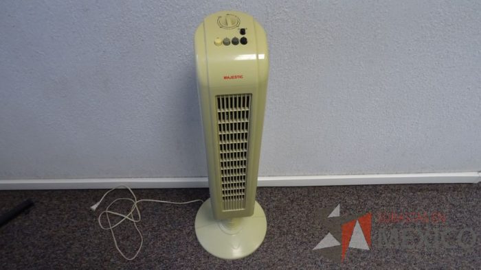 Lote 115 - 3 Ventiladores de torre marca MAJESTIC - Imagen 8