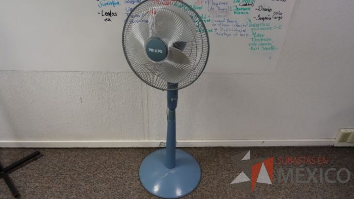 Lote 022 - Ventilador de pie marca Philips