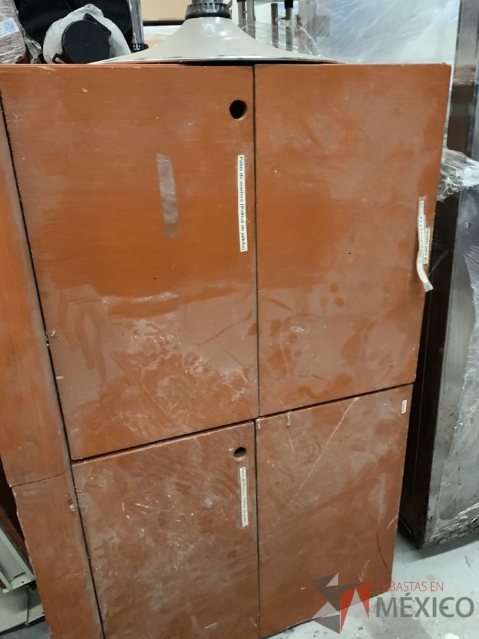 Lote 055 - 40 Mobiliarios diverso de madera , archiveros, pedestales. - Imagen 6