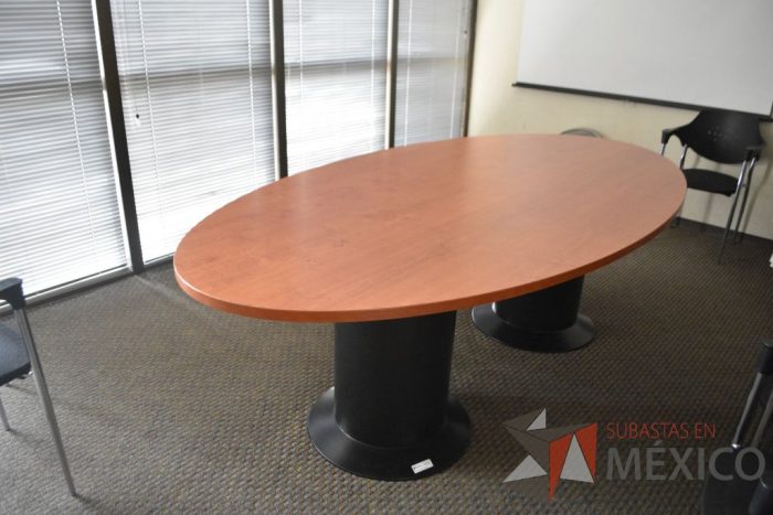 Lote 001 - Mesa para Sala de Juntas - Imagen 8