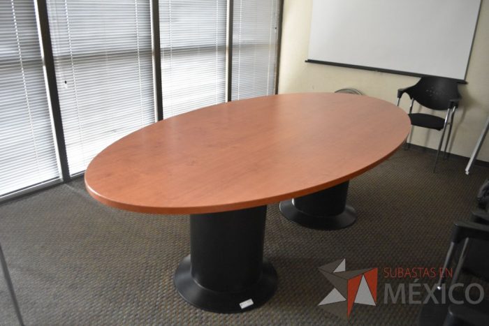Lote 001 - Mesa para Sala de Juntas - Imagen 7
