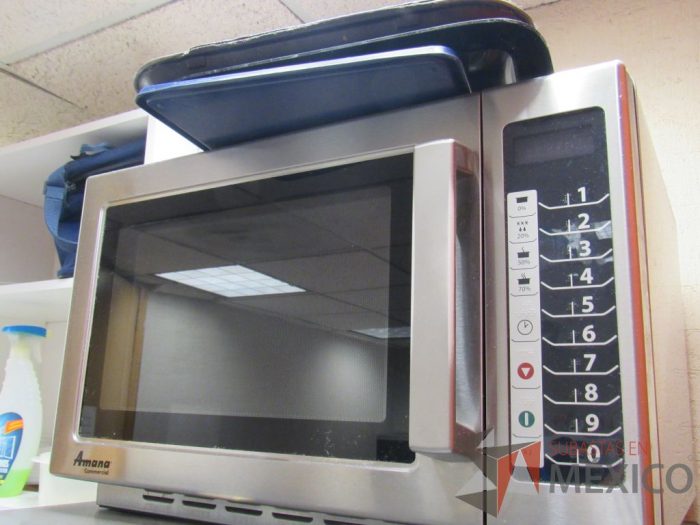 Lote 065 - Horno de microondas AMANA