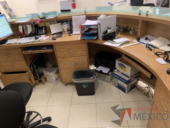 Lote 011 - Mueble de recepción - Imagen 2