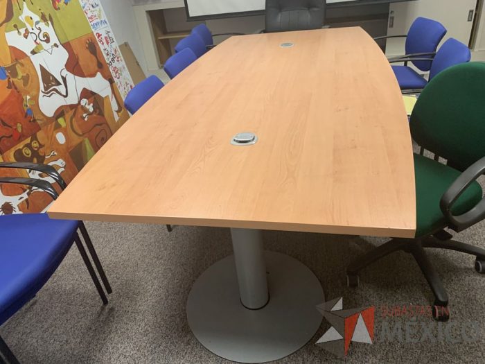 Lote 009 - Mesa para sala de juntas - Imagen 3
