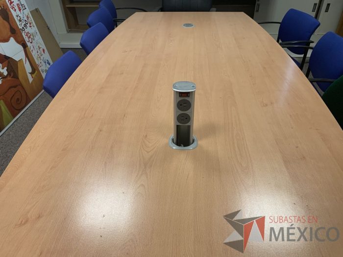 Lote 009 - Mesa para sala de juntas - Imagen 2
