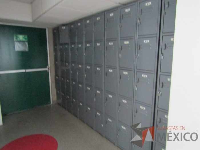Lote 072 - 2 Locker´s con 5 Puertas