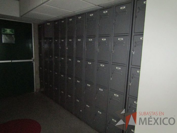 Lote 073 - 2 Locker´s con 5 Puertas - Imagen 5