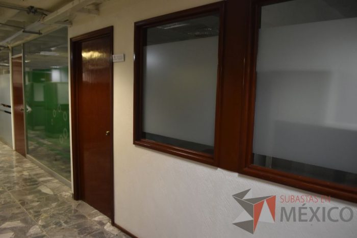 Lote 061 - 5 Puertas y 4 ventanas de vidrio - Imagen 18