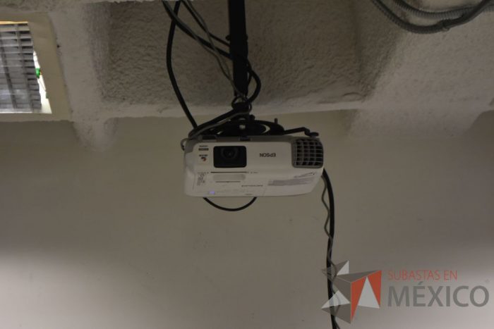 Lote 055 - Proyector Epson PowerLite - Imagen 10