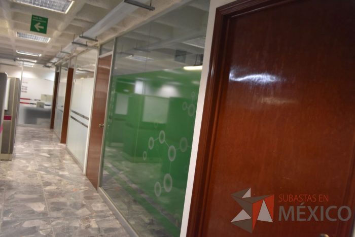 Lote 047 - 4 puertas con cancel y 8 canceles. - Imagen 4