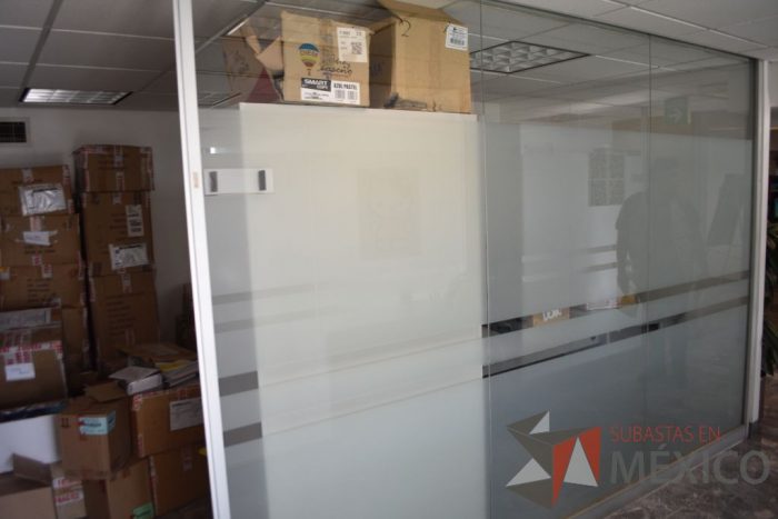 Lote 047 - 4 puertas con cancel y 8 canceles. - Imagen 54