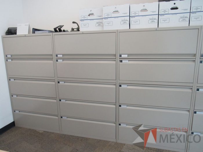 Lote 005 - Archivero horizontal metálicos de 4 cajones y 1 gaveta superior - Imagen 8