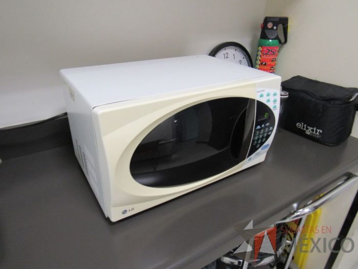 Lote 039 - Horno de microondas LG Modelo: MS0843K - Imagen 3