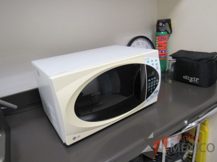 Lote 039 - Horno de microondas LG Modelo: MS0843K - Imagen 11