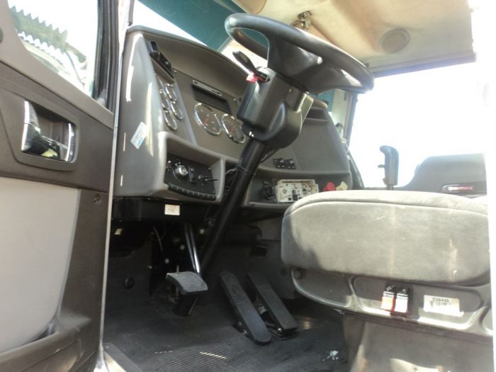 Lote 003 - Tractocamión Kenworth 2013 PX-8, Fuller 10 Vel., 40,000 lbs. - Imagen 7