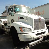 Lote 004 - Tractocamión Kenworth 2013 PX-8, Fuller 10 Vel., 40,000 lbs.