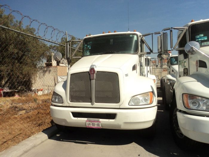 Lote 006 - Tractocamión Kenworth 2013 PX-8, Fuller 10 Vel., 40,000 lbs. - Imagen 3