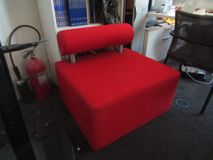 Lote 022 - Sillón de 1 plaza color rojo - Imagen 6