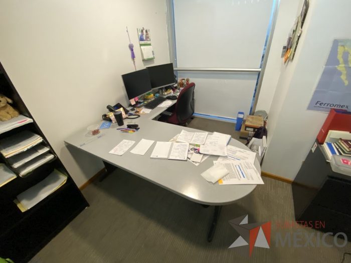 Lote 033 - Escritorio en escuadra en 2 secciones - Imagen 9