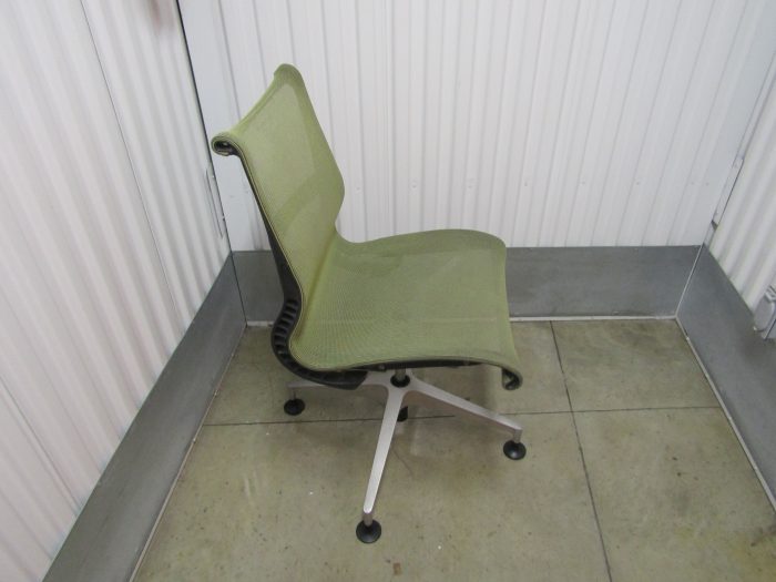 Lote 013 - 2 Sillas Verdes Herman Miller - Imagen 7